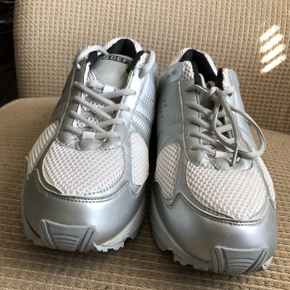 Gravity Defyer Men's Grey White Sneakers.